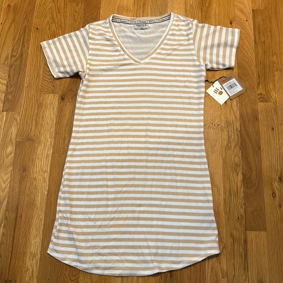 BearPaw Dresses & Skirts - NWT Bearpaw Dress